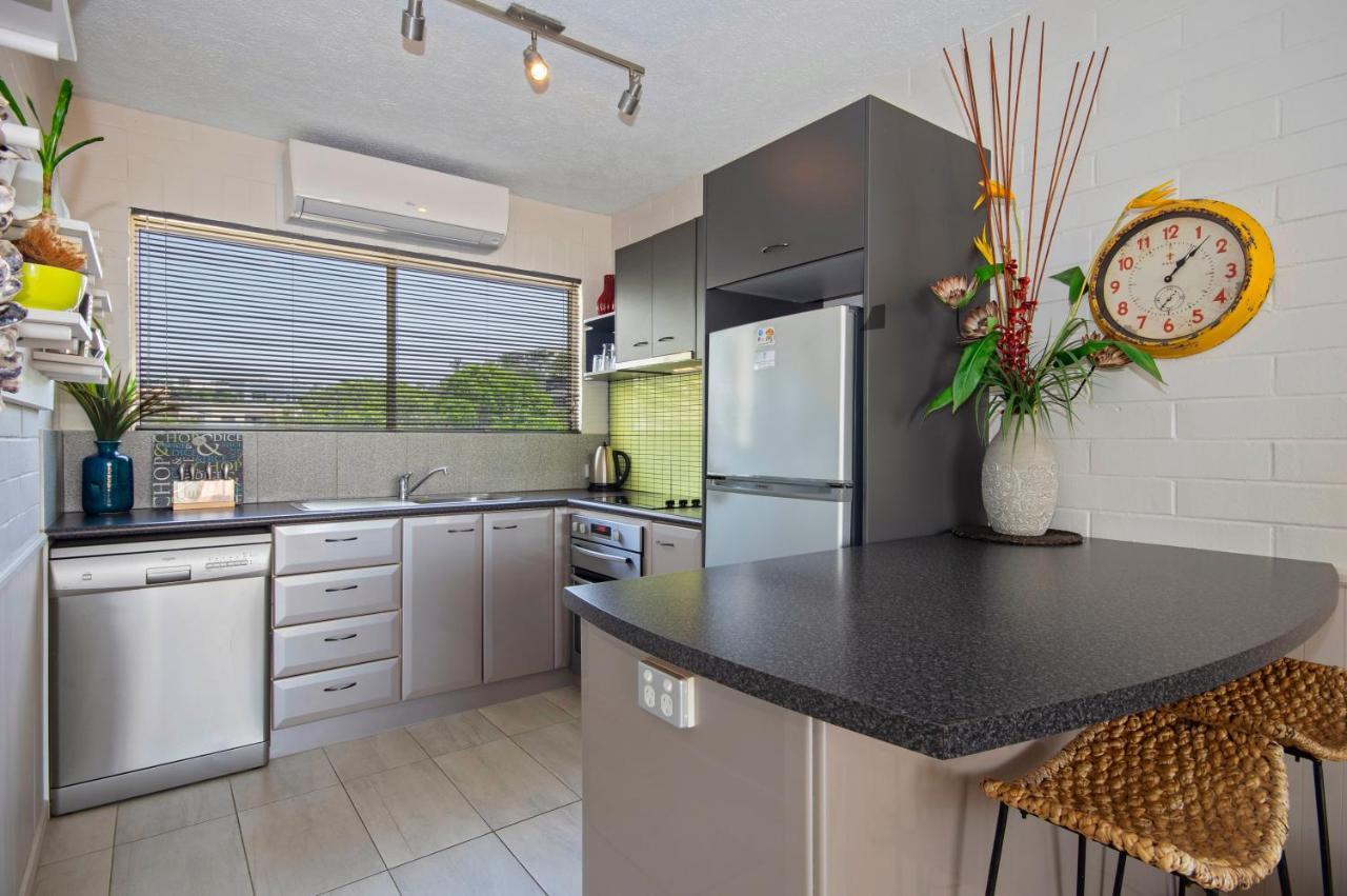 Surf Dance Apartments Coolum Beach Esterno foto